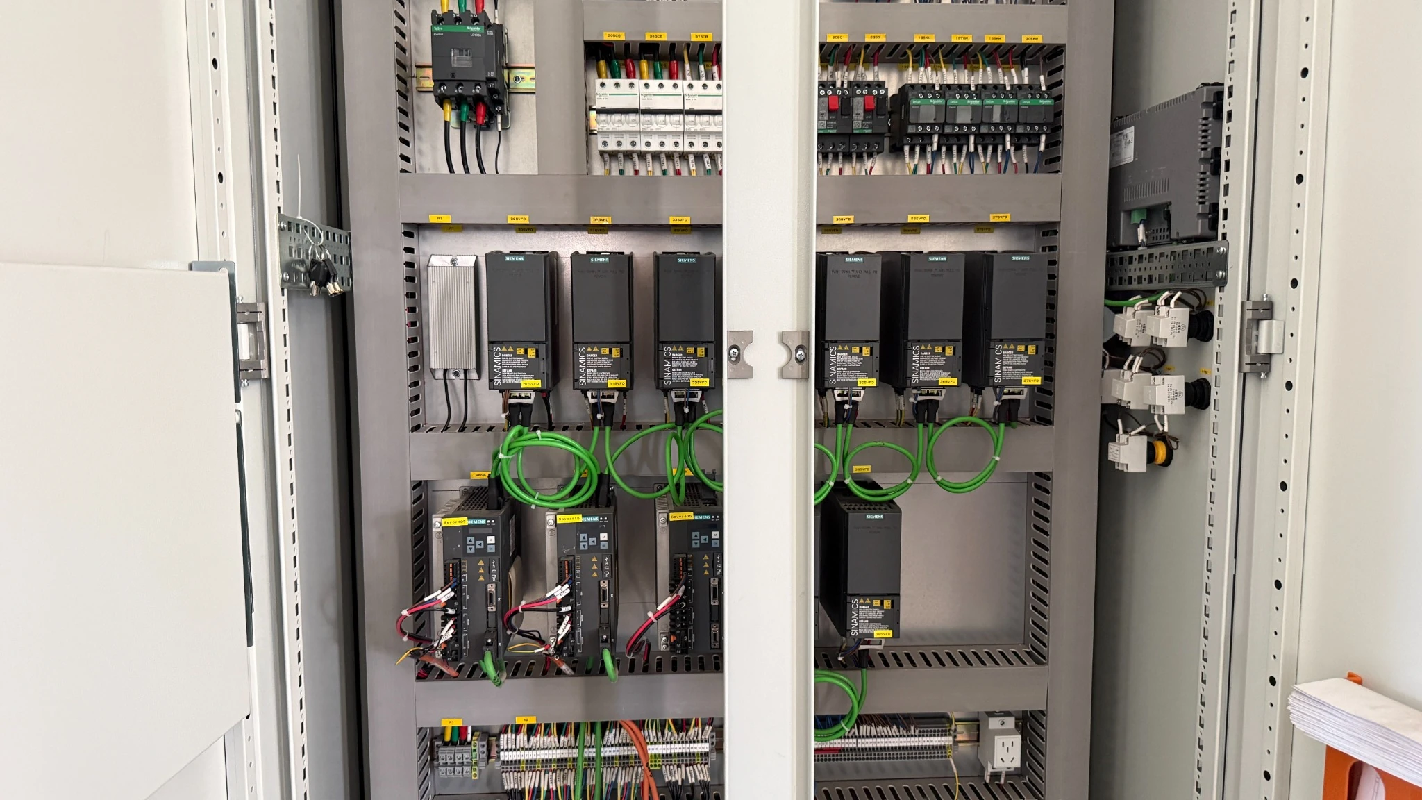 KWLE weighing system electrical control cabinet