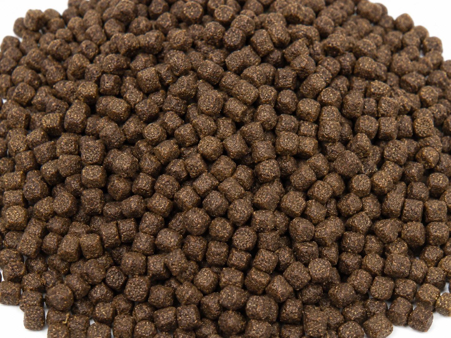 Reference image of Aquafeed Sinking Pellets / 水产沉性颗粒饲料参考图片